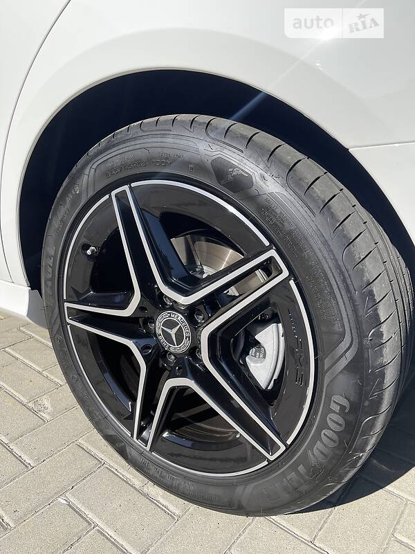 Седан Mercedes-Benz E-Class 2022 в Києві