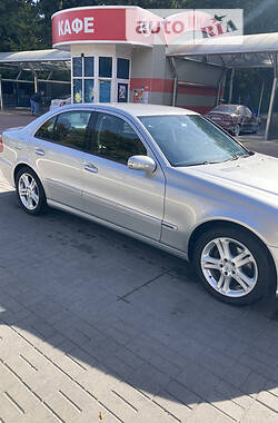 Седан Mercedes-Benz E-Class 2005 в Киеве