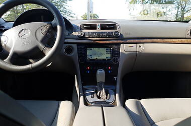 Седан Mercedes-Benz E-Class 2002 в 