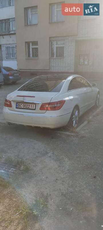 Купе Mercedes-Benz E-Class 2011 в Львові