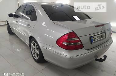 Седан Mercedes-Benz E-Class 2003 в Сарнах