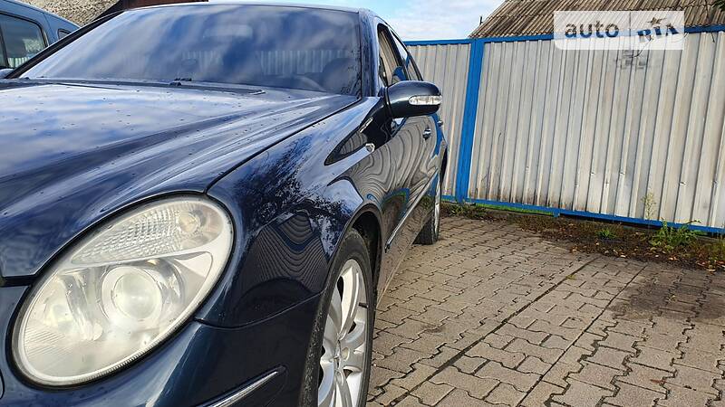 Седан Mercedes-Benz E-Class 2004 в Надворной