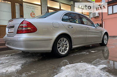 Седан Mercedes-Benz E-Class 2003 в Тячеве