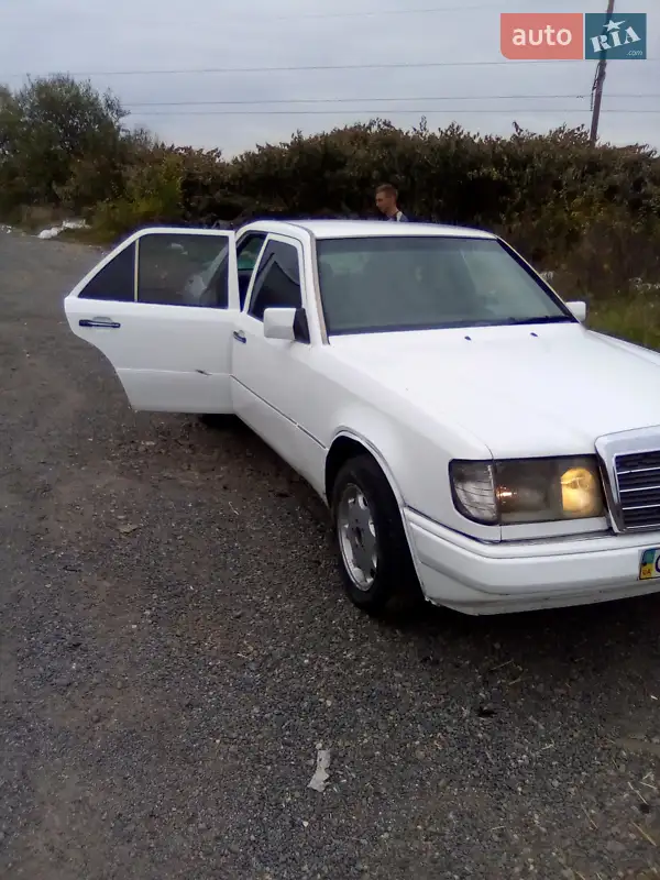 Mercedes-Benz E-Class 1992