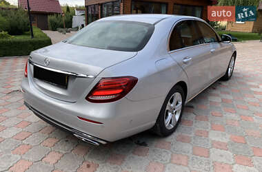 Седан Mercedes-Benz E-Class 2017 в 