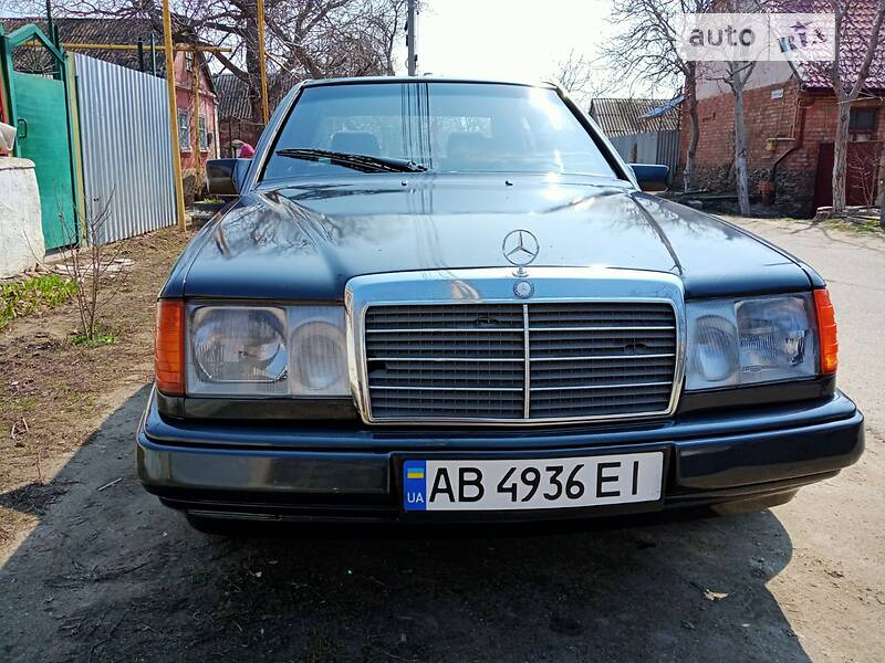 Седан Mercedes-Benz E-Class 1986 в Одесі