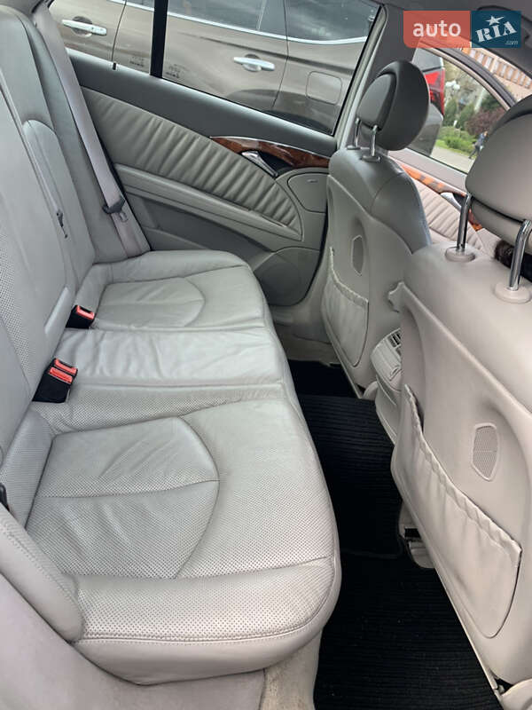 Седан Mercedes-Benz E-Class 2004 в Корсуне-Шевченковском