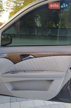 Седан Mercedes-Benz E-Class 2005 в 