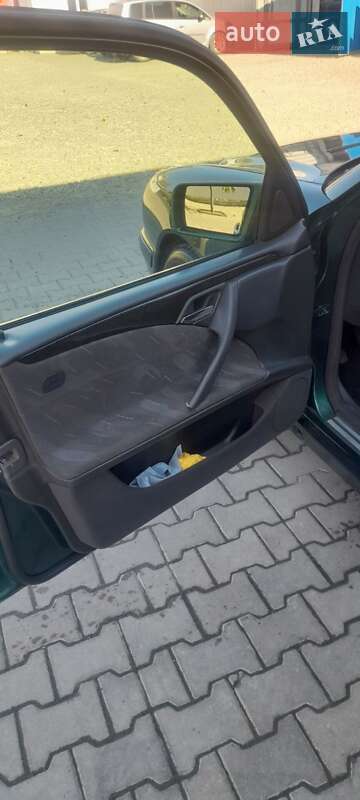 Седан Mercedes-Benz E-Class 1997 в Чернівцях