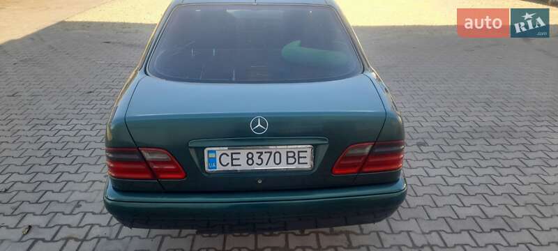 Седан Mercedes-Benz E-Class 1997 в Чернівцях