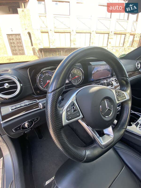 Седан Mercedes-Benz E-Class 2016 в Львове