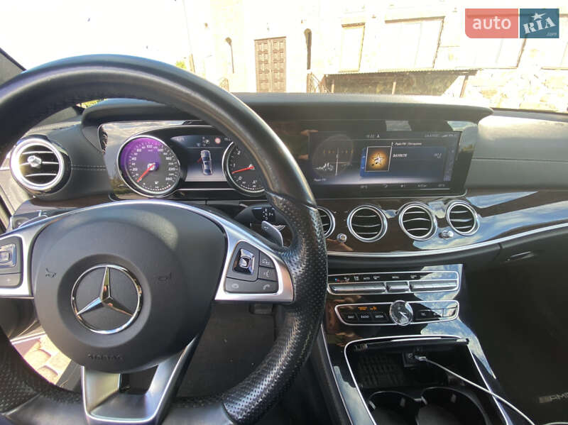 Седан Mercedes-Benz E-Class 2016 в Львове