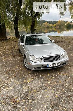Седан Mercedes-Benz E-Class 2003 в Києві