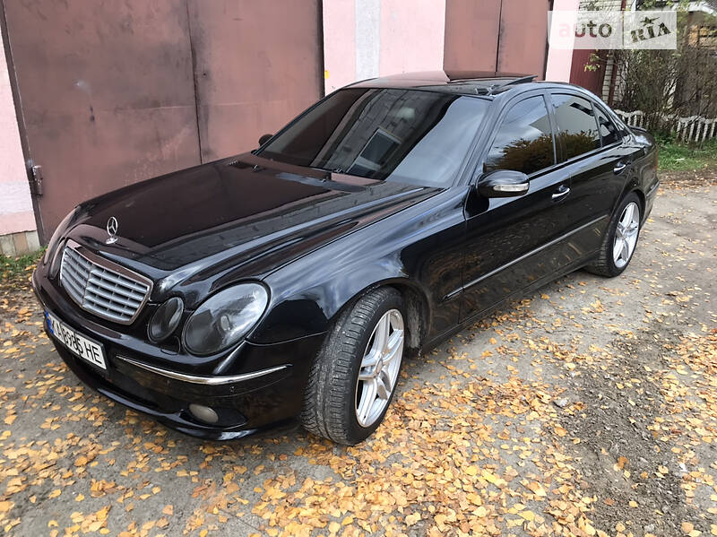 Седан Mercedes-Benz E-Class 2002 в Киеве