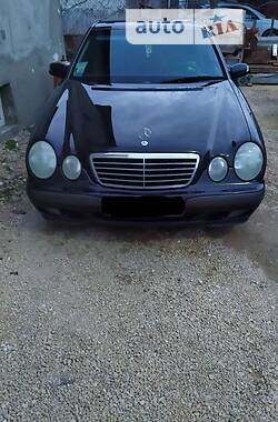 Седан Mercedes-Benz E-Class 2000 в Львове