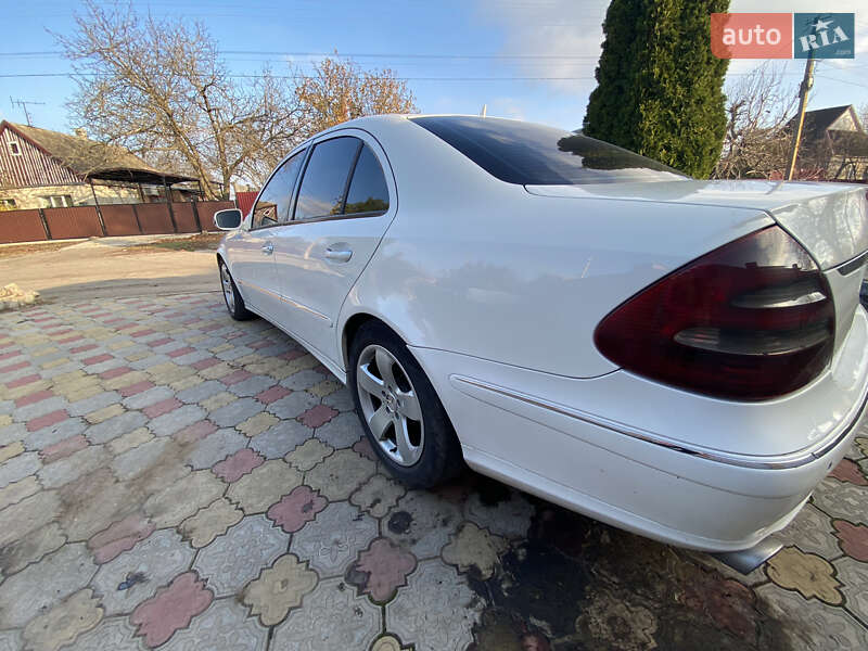 Седан Mercedes-Benz E-Class 2008 в Днепре