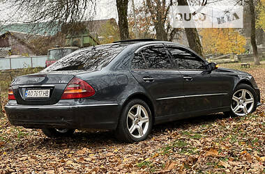 Седан Mercedes-Benz E-Class 2003 в Межгорье