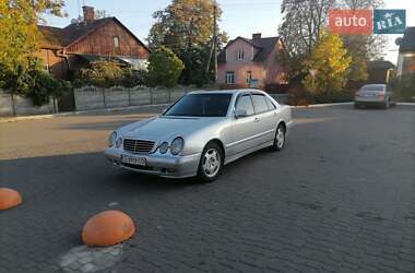 Седан Mercedes-Benz E-Class 2000 в Черновцах