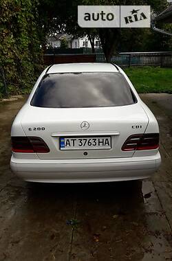 Седан Mercedes-Benz E-Class 2001 в Ивано-Франковске