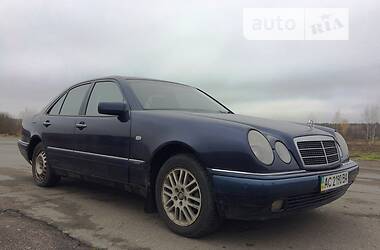 Седан Mercedes-Benz E-Class 1998 в Любешове