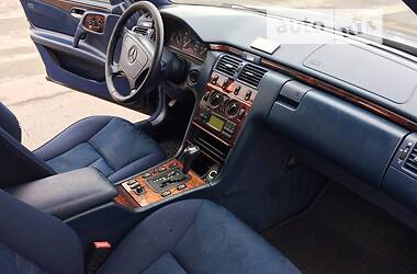 Седан Mercedes-Benz E-Class 1998 в Любешове