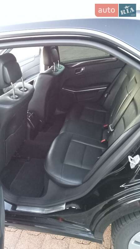 Седан Mercedes-Benz E-Class 2011 в Чернівцях