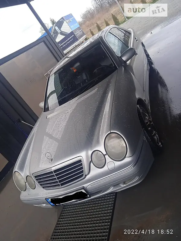 Mercedes-Benz E-Class 2000