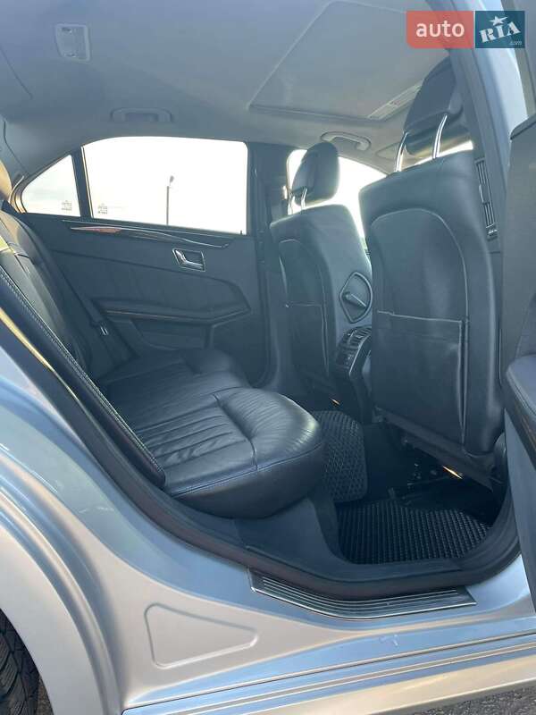 Седан Mercedes-Benz E-Class 2009 в Прилуках