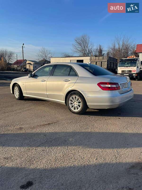 Седан Mercedes-Benz E-Class 2009 в Прилуках