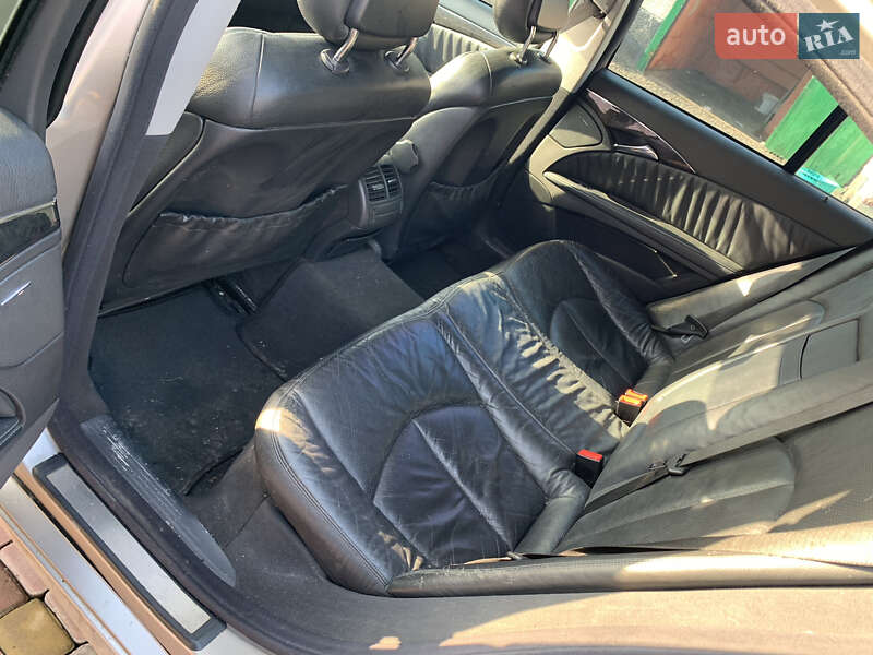 Седан Mercedes-Benz E-Class 2003 в Хусте