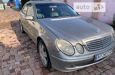 Седан Mercedes-Benz E-Class 2003 в Хусте