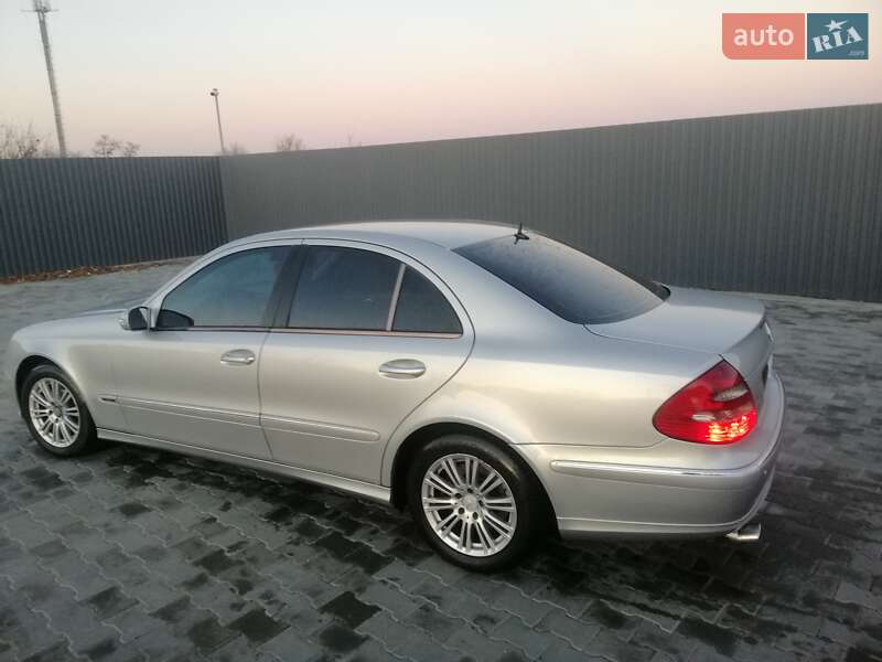 Седан Mercedes-Benz E-Class 2004 в Николаеве