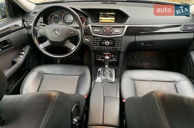 Седан Mercedes-Benz E-Class 2011 в Черновцах