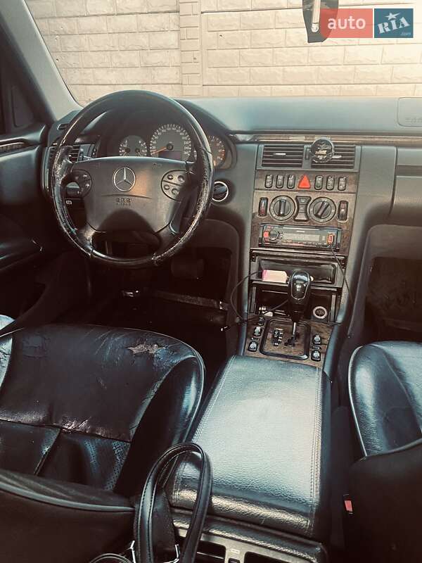 Седан Mercedes-Benz E-Class 2000 в Миколаєві фото 5 Седан Mercedes-Benz E-Class 2000 в Миколаєві