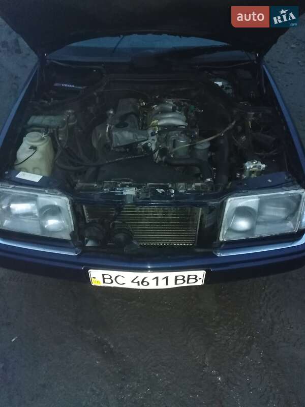 Седан Mercedes-Benz E-Class 1995 в Черновцах