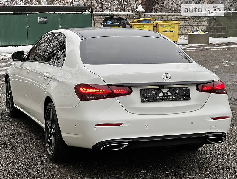 Седан Mercedes-Benz E-Class 2021 в Києві