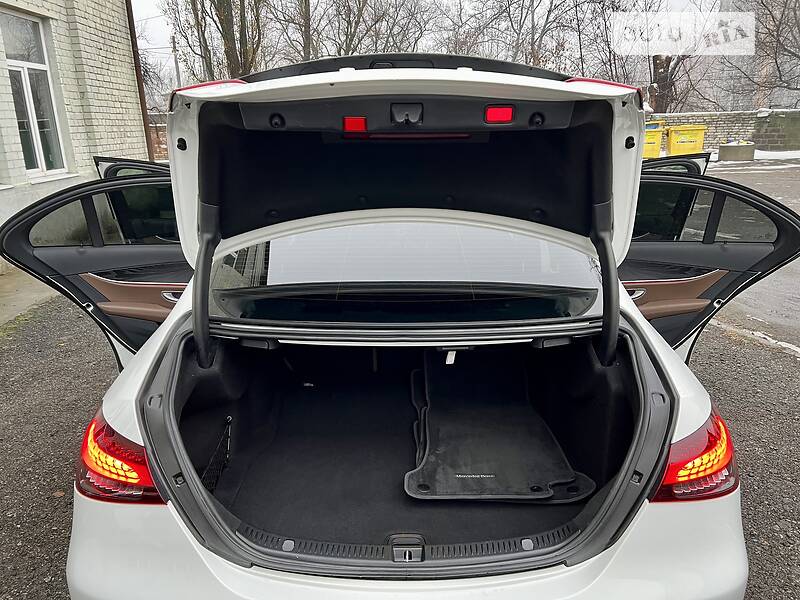 Седан Mercedes-Benz E-Class 2021 в Києві
