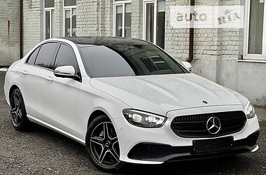 Седан Mercedes-Benz E-Class 2021 в Киеве