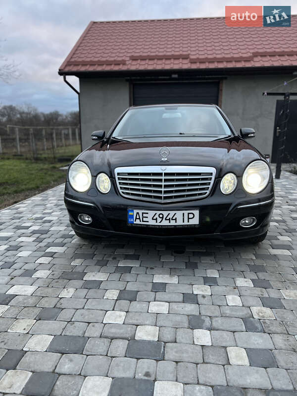 Седан Mercedes-Benz E-Class 2008 в Днепре