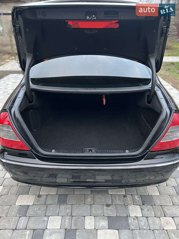 Седан Mercedes-Benz E-Class 2008 в Днепре