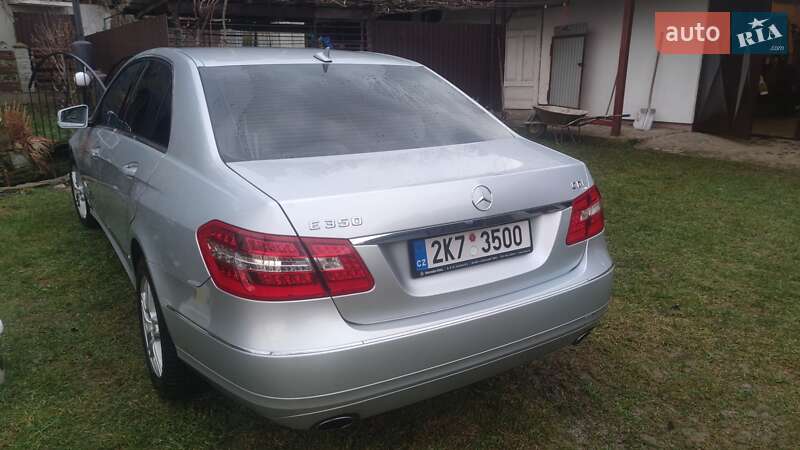 Седан Mercedes-Benz E-Class 2009 в Старому Самборі