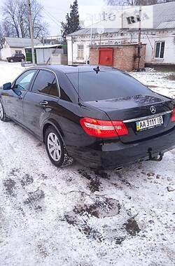 Седан Mercedes-Benz E-Class 2011 в 