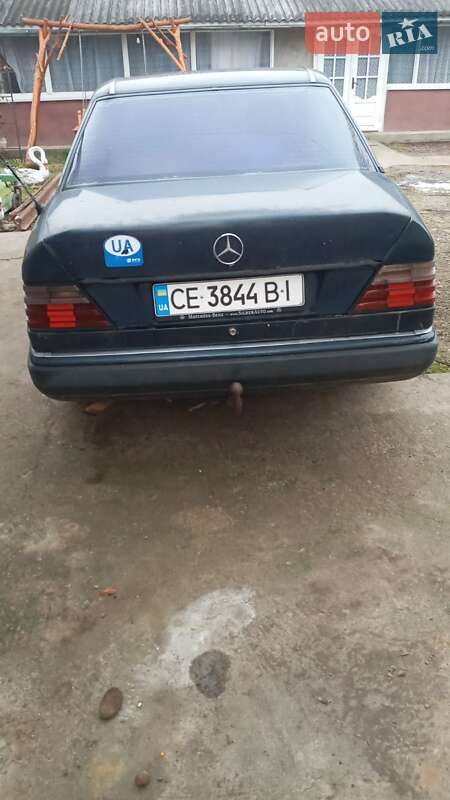 Седан Mercedes-Benz E-Class 1989 в Черновцах