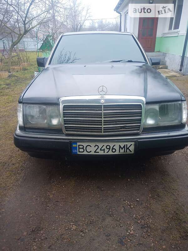 Седан Mercedes-Benz E-Class 1991 в Попельне