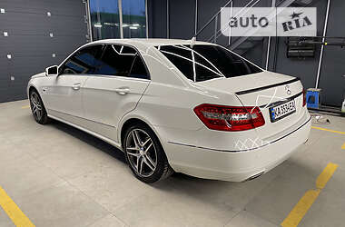 Седан Mercedes-Benz E-Class 2012 в Киеве