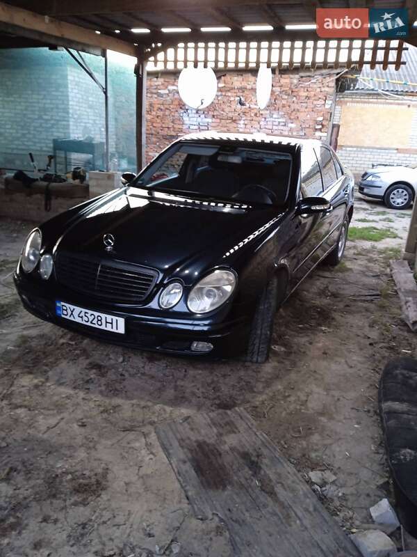 Седан Mercedes-Benz E-Class 2002 в Дергачах