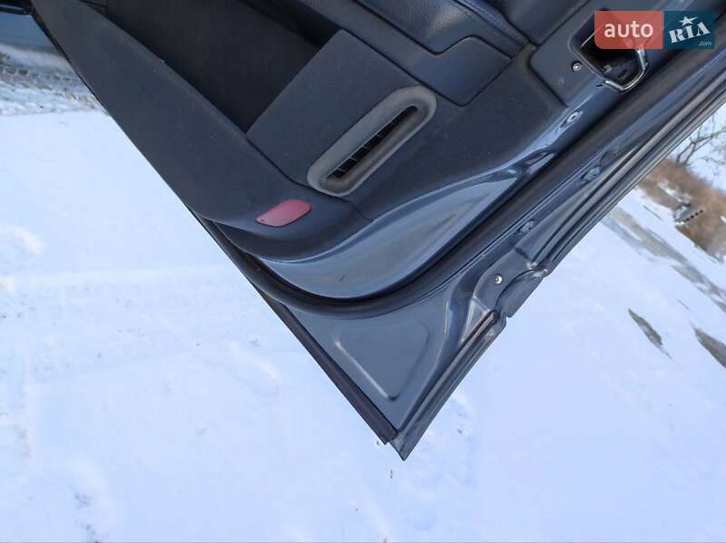 Седан Mercedes-Benz E-Class 2004 в Запорожье