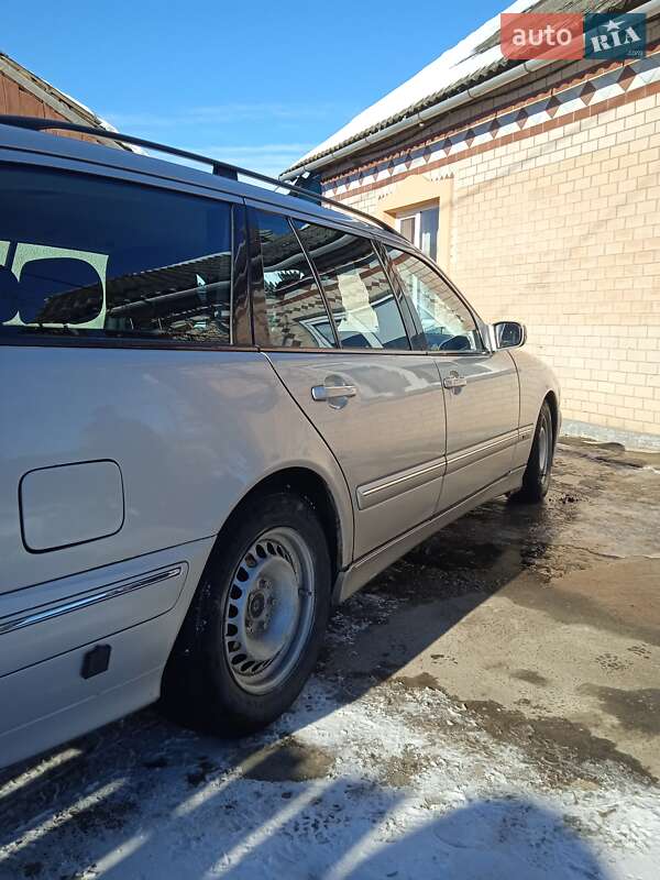 Универсал Mercedes-Benz E-Class 2001 в Бучаче