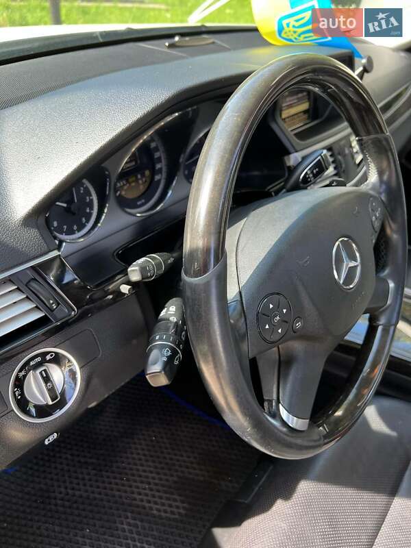 Універсал Mercedes-Benz E-Class 2011 в Бродах