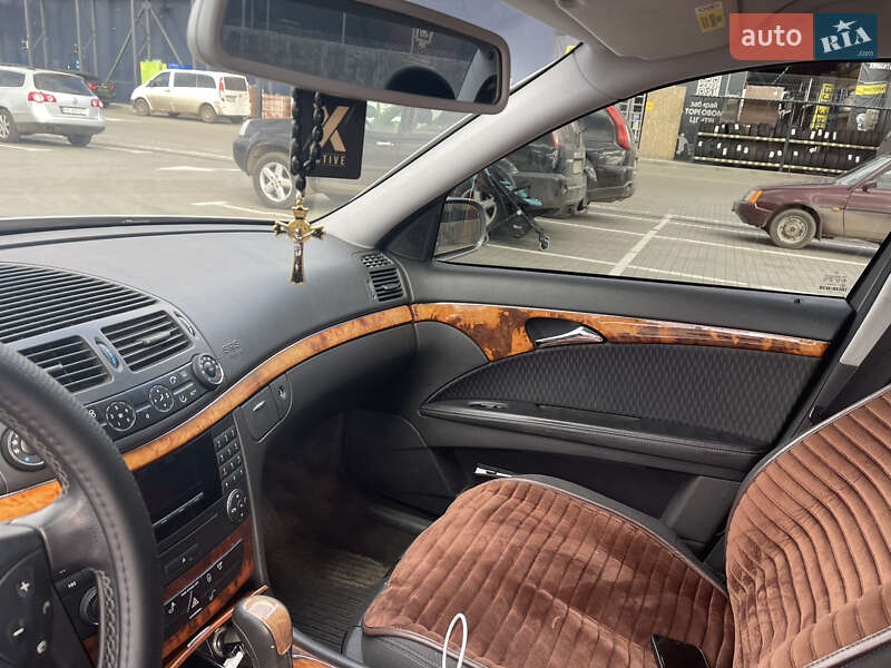 Седан Mercedes-Benz E-Class 2004 в Первомайске